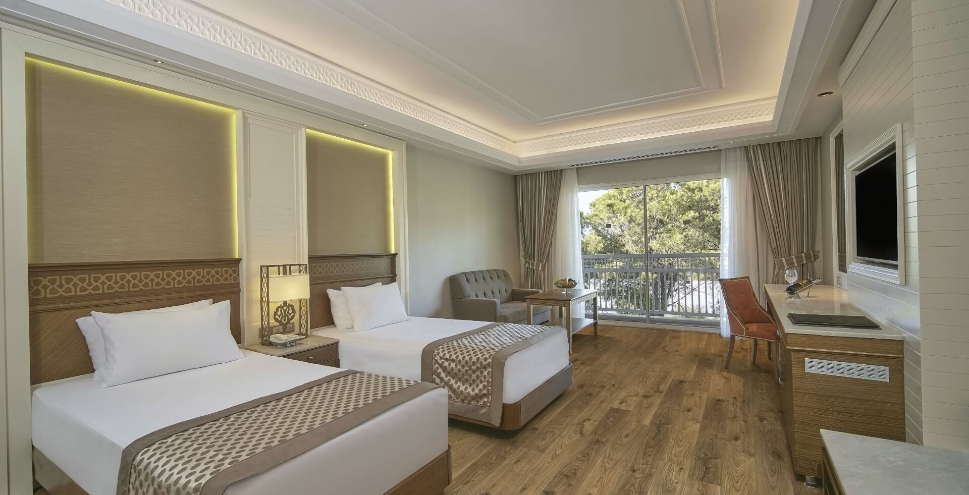 Deluxe Superior Plus Aile Odası