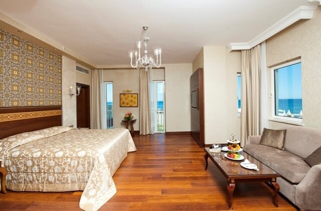 Superior Pool Grand Suite · 2